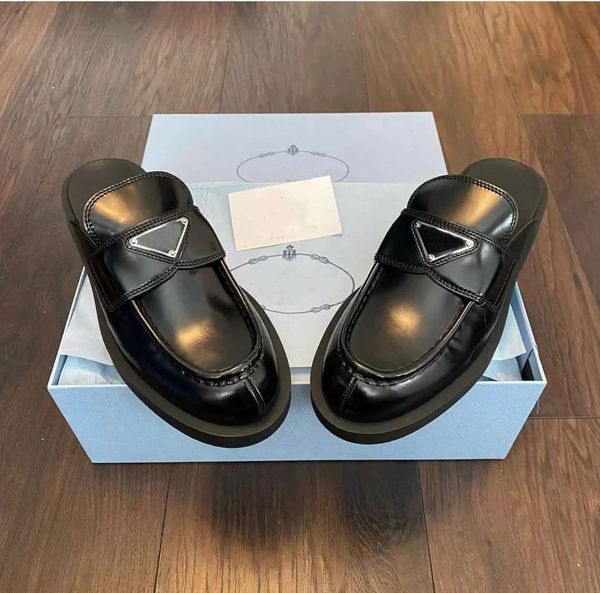 2022 luxury fashion brushed leather sandals slipper women's white black slip on lady mules flats metal triangle comfort walking eu35-41
2022 luxury fashion brushed leather sandals slipper women's white black slip on lady mules flats metal triangle comfort walking eu35-41