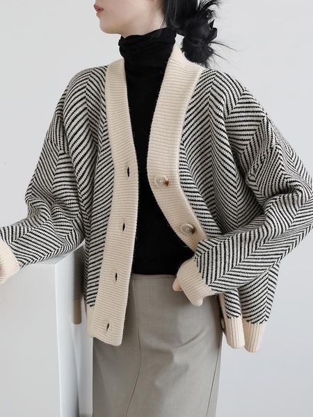 women's jackets cardigã quente com bolso bordado, casaco feminino de manga longa para outono e inverno fsyn, Black;brown
women's jackets cardigã quente com bolso bordado, casaco feminino de manga longa para outono e inverno fsyn, Black;brown