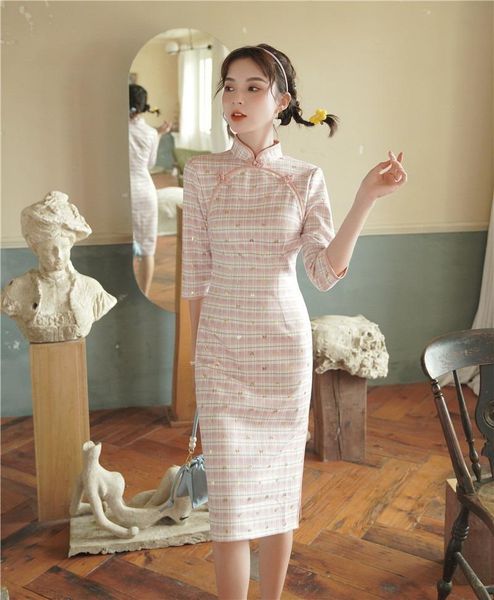 autumn and winter round-breasted mid-length suede cheongsam dress daily banquet girl slim plaid ethnic clothing, Red
autumn and winter round-breasted mid-length suede cheongsam dress daily banquet girl slim plaid ethnic clothing, Red