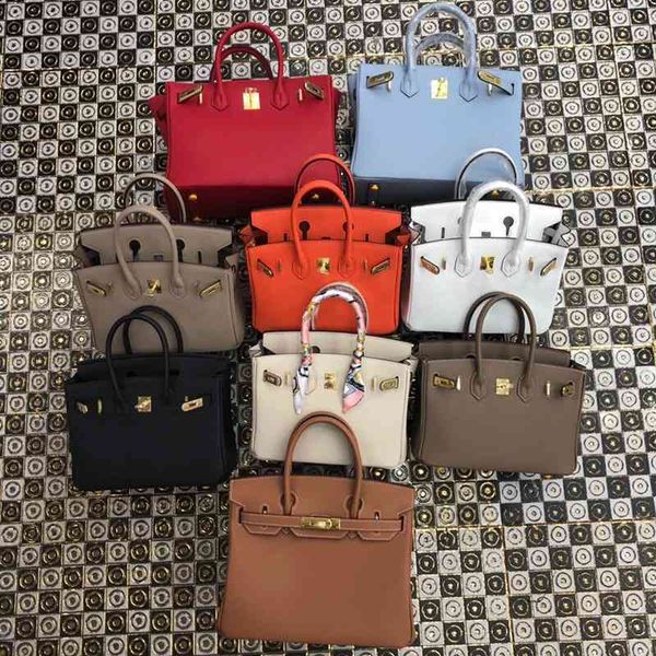 women luxurys designers bags 2021 the style simplegenuine cow leather one color size 25cm 30cm designer handbag handbags totes crossbody bag
women luxurys designers bags 2021 the style simplegenuine cow leather one color size 25cm 30cm designer handbag handbags totes crossbody bag