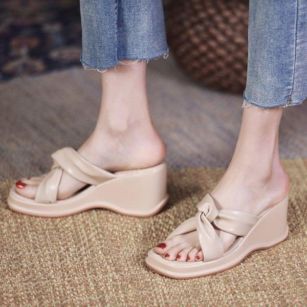 slippers shoes women low summer pantofle platform slides on a wedge fashion soft 2021 luxury fabric pu rome rubber hoof heels, Black
slippers shoes women low summer pantofle platform slides on a wedge fashion soft 2021 luxury fabric pu rome rubber hoof heels, Black