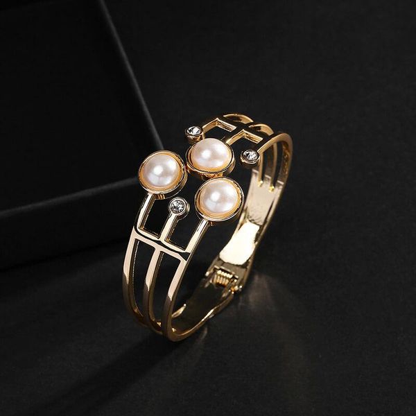bangle 2021 female jewelry fashion alloy double layer pearl asymmetric half open bracelet design diy engrave laser bridal, Black
bangle 2021 female jewelry fashion alloy double layer pearl asymmetric half open bracelet design diy engrave laser bridal, Black