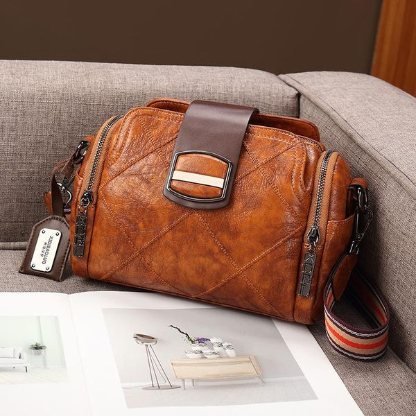 evening bags vintage messenger for women 2021 fashion luxury designer oil wax leather shoulder bag crossbody ladies handbags
evening bags vintage messenger for women 2021 fashion luxury designer oil wax leather shoulder bag crossbody ladies handbags