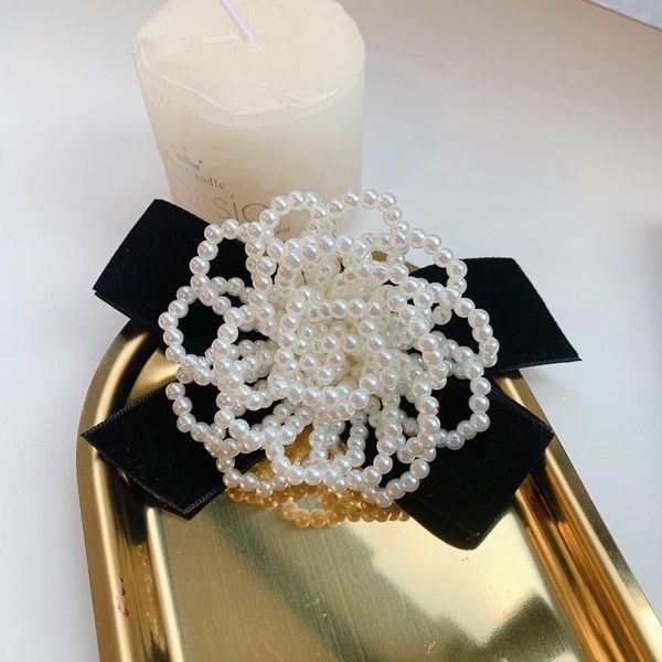 college retro velvet bow tie pearl flower jewelry brooches women bowtie professional shirt collar pin school uniform accessories, Blue;purple
college retro velvet bow tie pearl flower jewelry brooches women bowtie professional shirt collar pin school uniform accessories, Blue;purple