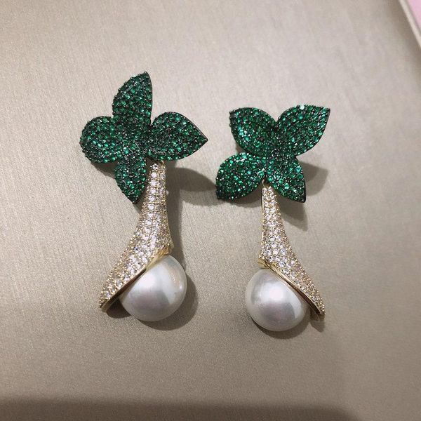 dangle & chandelier bilincolor fashion white pearl with green leaf luxury earring for women gift jewelry, Silver
dangle & chandelier bilincolor fashion white pearl with green leaf luxury earring for women gift jewelry, Silver