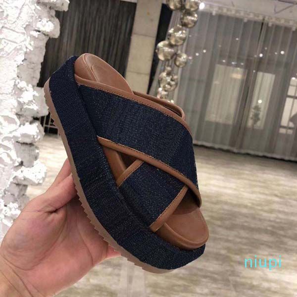 luxury flat sandals design embroidery black thick soled slippers shallow beach leisure indoor complete set of accessories 35-412021
luxury flat sandals design embroidery black thick soled slippers shallow beach leisure indoor complete set of accessories 35-412021