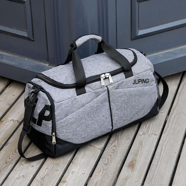 men's designer travel handbag large capacity women's sports luggage bag single shoulder portable messenger bags duffel 
men's designer travel handbag large capacity women's sports luggage bag single shoulder portable messenger bags duffel