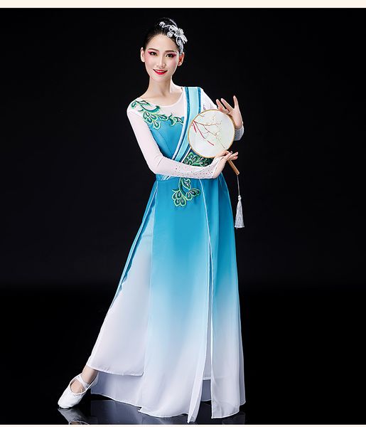 2021 sky blue classical performance female elegant solo new chinese style modern fan dance costume opening dance umbrella, Black;red
2021 sky blue classical performance female elegant solo new chinese style modern fan dance costume opening dance umbrella, Black;red