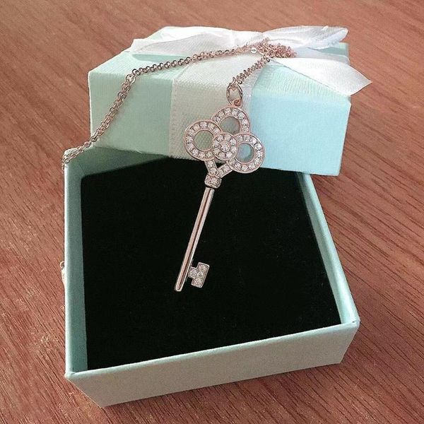 chains 1:1 925 sterling silver classic romantic sweet three-flower inlaid zircon key necklace, holiday jewelry gift for ladies
chains 1:1 925 sterling silver classic romantic sweet three-flower inlaid zircon key necklace, holiday jewelry gift for ladies
