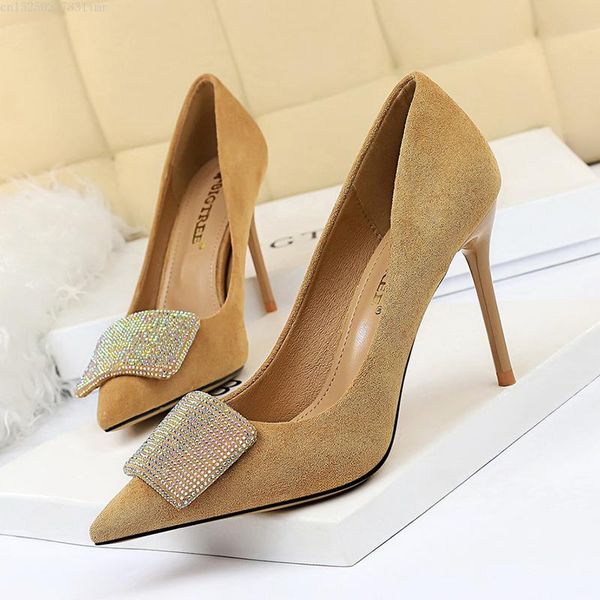 dress shoes 2021 women's high heels bride party mid heel pointed toe shallow mouth women big size, Black
dress shoes 2021 women's high heels bride party mid heel pointed toe shallow mouth women big size, Black