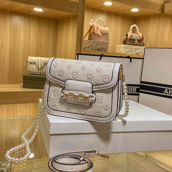 2022 factory wholesale handbag soft leather saddle summer style small fresh shoulder bag rutn
2022 factory wholesale handbag soft leather saddle summer style small fresh shoulder bag rutn