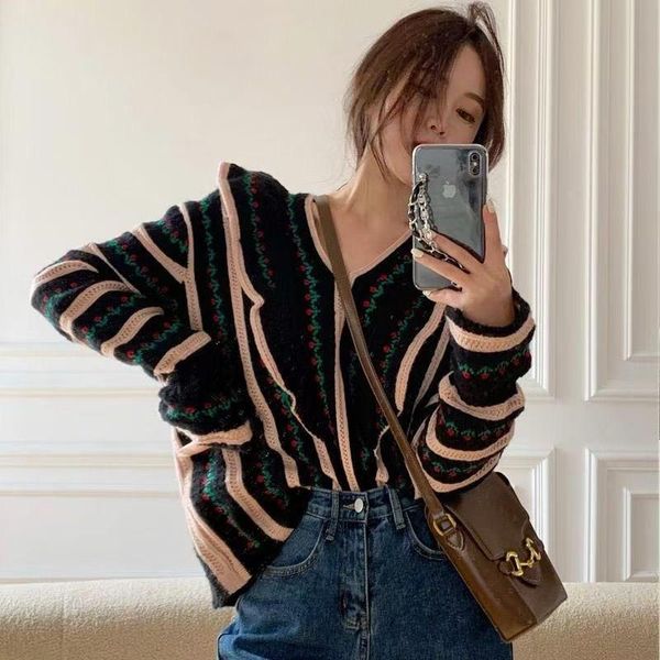 women's sweaters cmaz funny clever korean style sense of design v-neck retro japanese contrast color knitted sweater fashion, White;black
women's sweaters cmaz funny clever korean style sense of design v-neck retro japanese contrast color knitted sweater fashion, White;black