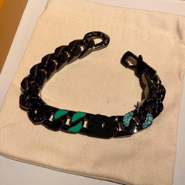 charm bracelets men's hip hop green black color iced miami cuban chain stainless steel bracelet for male jewelry dropship, Golden;silver
charm bracelets men's hip hop green black color iced miami cuban chain stainless steel bracelet for male jewelry dropship, Golden;silver