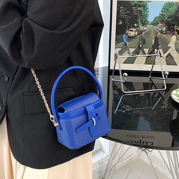 this year's popular 2022 new women's fashion one shoulder messenger bag foreign style portable bucket bag
this year's popular 2022 new women's fashion one shoulder messenger bag foreign style portable bucket bag