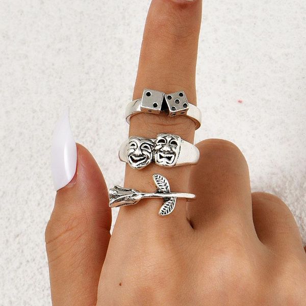 cluster rings 3pcs/set vintage dice skull rose flower ring set for women girl metal carving geometric joint midi party jewelry, Golden;silver
cluster rings 3pcs/set vintage dice skull rose flower ring set for women girl metal carving geometric joint midi party jewelry, Golden;silver