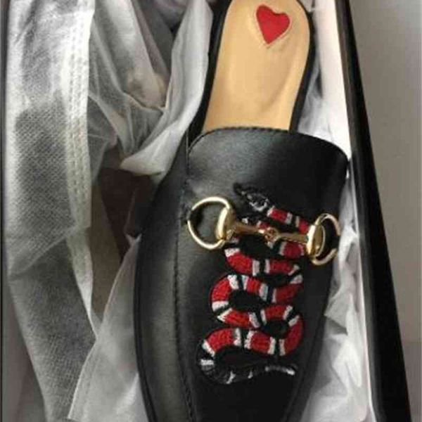 genuine with snake leather loafers fur muller slipper with buckle fashion women princetown men casual mules flats, Black
genuine with snake leather loafers fur muller slipper with buckle fashion women princetown men casual mules flats, Black