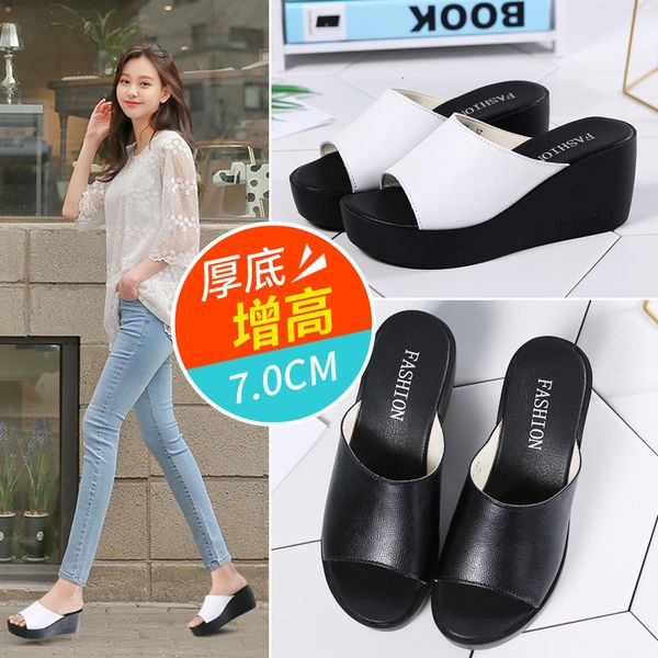 luxury slippers 2021 leather slope heel thick bottom muffin sandal's beach sho, Black
luxury slippers 2021 leather slope heel thick bottom muffin sandal's beach sho, Black