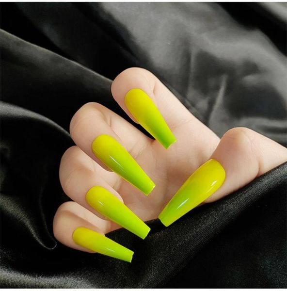 false nails 24pcs/set european ballerina detachable long coffin fake green gradient full nail tips artificial, Red;gold
false nails 24pcs/set european ballerina detachable long coffin fake green gradient full nail tips artificial, Red;gold