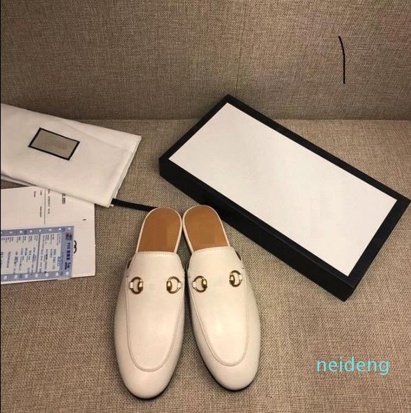 2021 leather shoes slippers women fashion designers flat slides flip flops metal buckle beach mules classic lady shoe size 36-42 555, Black
2021 leather shoes slippers women fashion designers flat slides flip flops metal buckle beach mules classic lady shoe size 36-42 555, Black