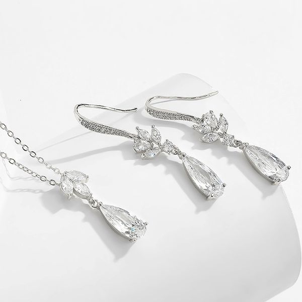 jewelry set rakol bridal dress accessories two piece inlaid with long water drop zircon ear hook necklace combination, Slivery;golden
jewelry set rakol bridal dress accessories two piece inlaid with long water drop zircon ear hook necklace combination, Slivery;golden