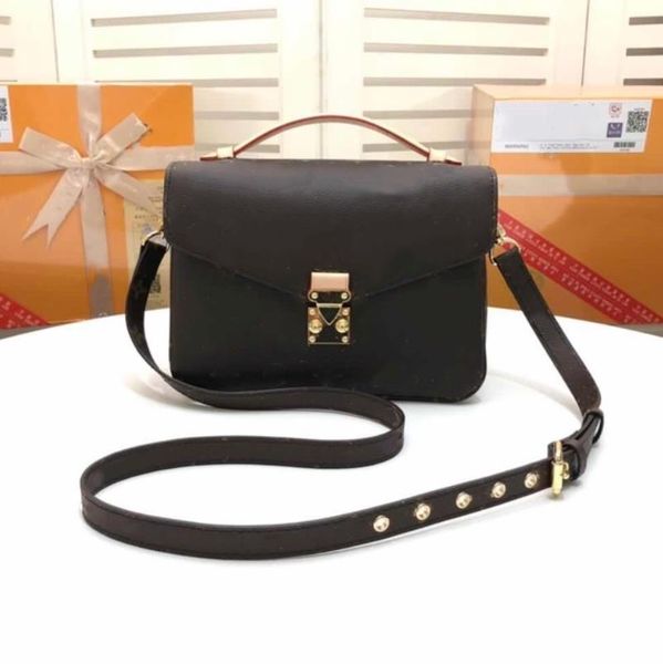 women canvas bags letter flower printed zipped pocket handle s-lock fashion designer lady leather strap gold-color hardware shoulder bag
women canvas bags letter flower printed zipped pocket handle s-lock fashion designer lady leather strap gold-color hardware shoulder bag