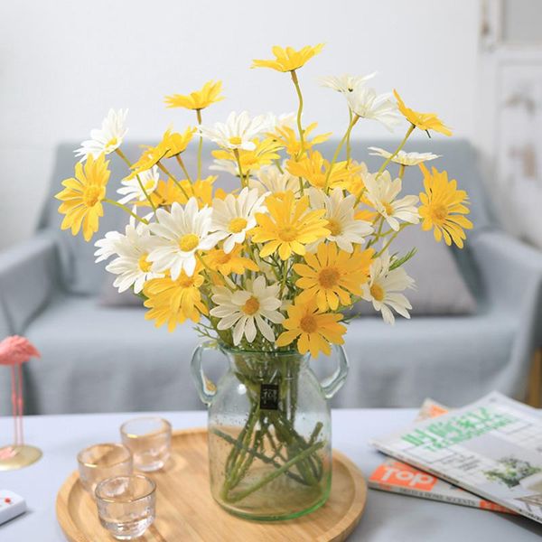 1/5pieces artificial flowers silk daisy bridal bouquet vase for home wedding garden decoration diy gifts fake plants accessories decorative
1/5pieces artificial flowers silk daisy bridal bouquet vase for home wedding garden decoration diy gifts fake plants accessories decorative