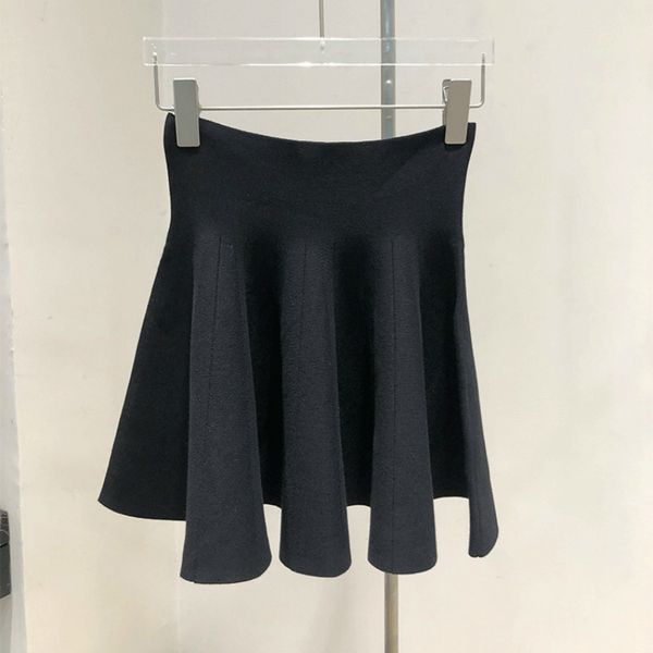 skirts style spring summer fashion classic trendy brand luxury design casual versatile high waist pleated knitted skirt a2, Black
skirts style spring summer fashion classic trendy brand luxury design casual versatile high waist pleated knitted skirt a2, Black