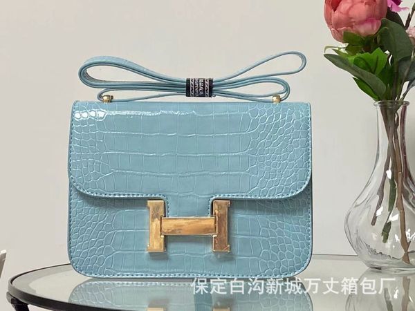 factory outlet design alligator large lock 2021 new spring and summer solid color one shoulder messenger without zipper sand
factory outlet design alligator large lock 2021 new spring and summer solid color one shoulder messenger without zipper sand