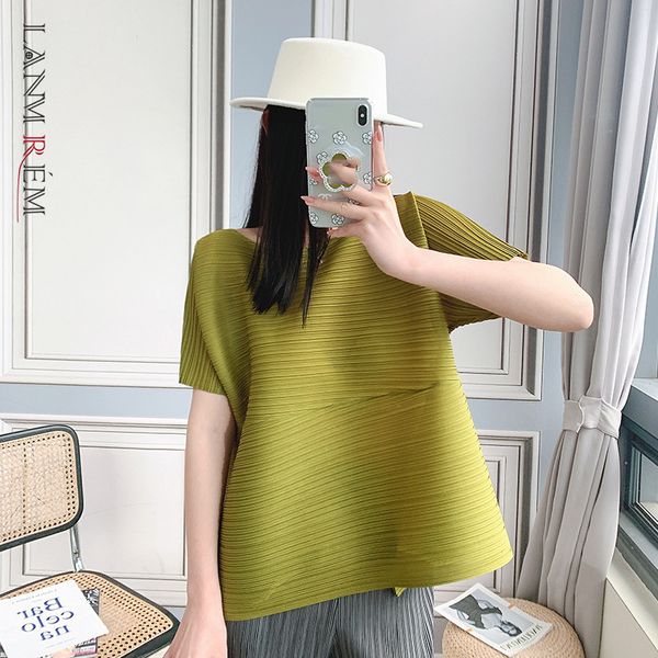 pleated t-shirt for women summer short sleeve round neck loose casual large size shirts female irregular 2d3617 210507, White
pleated t-shirt for women summer short sleeve round neck loose casual large size shirts female irregular 2d3617 210507, White