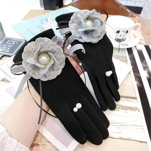 gloves flower language grey wool tweed bow split finger touch screen pearl ring, Blue;gray
gloves flower language grey wool tweed bow split finger touch screen pearl ring, Blue;gray