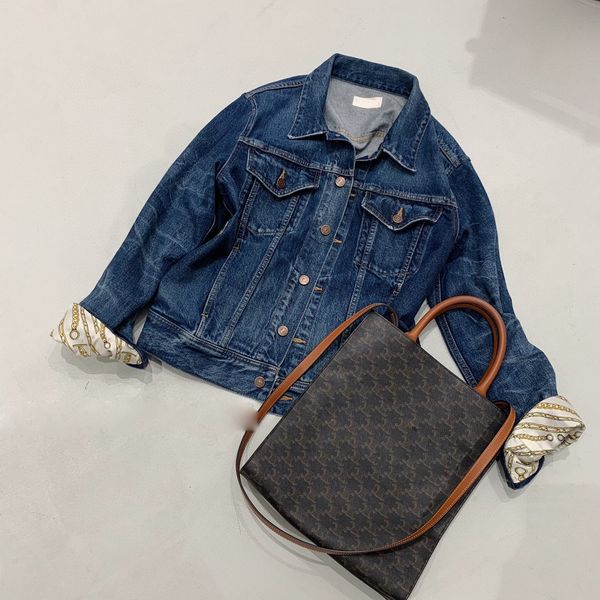 european station 2023 autumn chain printed lining single-breasted basic all-matching long sleeve denim lapel short coat women, Black
european station 2023 autumn chain printed lining single-breasted basic all-matching long sleeve denim lapel short coat women, Black