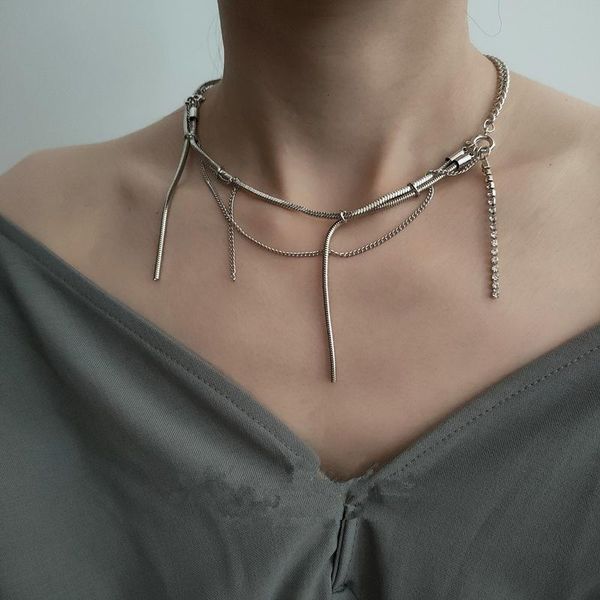 chains aomu 2021 trendy silver color stainless steel tassel necklace retro hip hop geometric knot thin long clavicle chain for women
chains aomu 2021 trendy silver color stainless steel tassel necklace retro hip hop geometric knot thin long clavicle chain for women