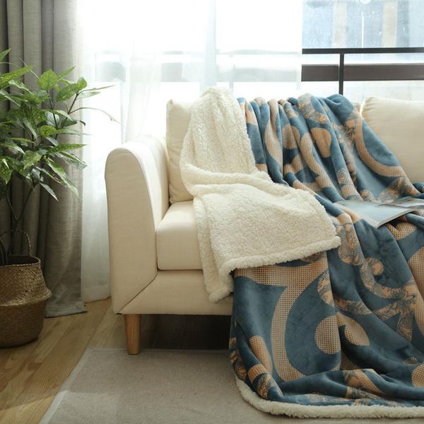 european style home blanket camofleece 200*230cm-2.6kgs winter warm bedspread christmas snowflake bed linens fleece blankets
european style home blanket camofleece 200*230cm-2.6kgs winter warm bedspread christmas snowflake bed linens fleece blankets