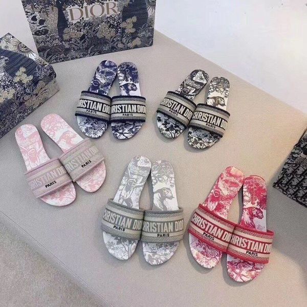 autumn 2021 new home d women's shoes knitting embroidered flat slippers leather letter printing thick heel slippers[finished on april 2, Black
autumn 2021 new home d women's shoes knitting embroidered flat slippers leather letter printing thick heel slippers[finished on april 2, Black