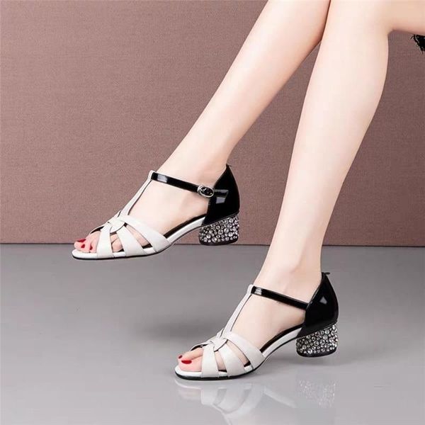 sandals rhinestone hollow chunky elegant buckle strap peep toe women shoes 2021 summer non-slip office plus 35-41, Black
sandals rhinestone hollow chunky elegant buckle strap peep toe women shoes 2021 summer non-slip office plus 35-41, Black