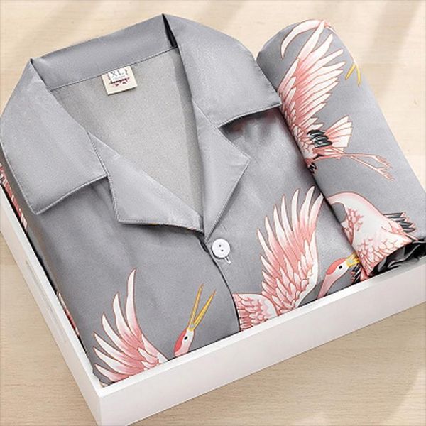 long sleeve pajamas autumn ice women sleepwear silk cartoon print trousers suit printing fashion pyjamas set, Black;red
long sleeve pajamas autumn ice women sleepwear silk cartoon print trousers suit printing fashion pyjamas set, Black;red