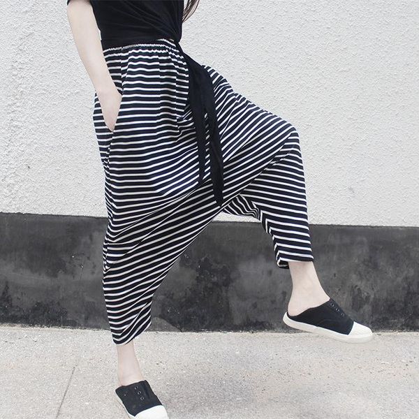 women's pants & capris spring summer 2021 casual women korean style loose elastic waist striped cross-pants drop crotch, Black;white
women's pants & capris spring summer 2021 casual women korean style loose elastic waist striped cross-pants drop crotch, Black;white