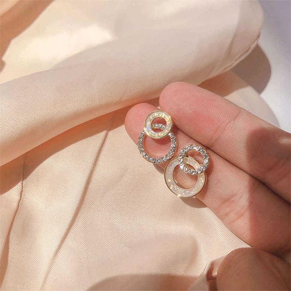 korean 2021 simple double circle gold metal rhinestone drop earrings for women fashion small pendant jewelry gifts, Golden
korean 2021 simple double circle gold metal rhinestone drop earrings for women fashion small pendant jewelry gifts, Golden