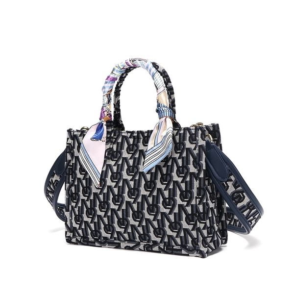 design maidudu new embroidery canvas fashion tot child mother large capacity portable messenger bag handbags
design maidudu new embroidery canvas fashion tot child mother large capacity portable messenger bag handbags