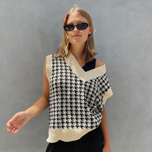 women's vests sleeveless houndstooth sweater women 2021 fall pullover v neck casual jumper korean loose winter knitted vest, Black;white
women's vests sleeveless houndstooth sweater women 2021 fall pullover v neck casual jumper korean loose winter knitted vest, Black;white
