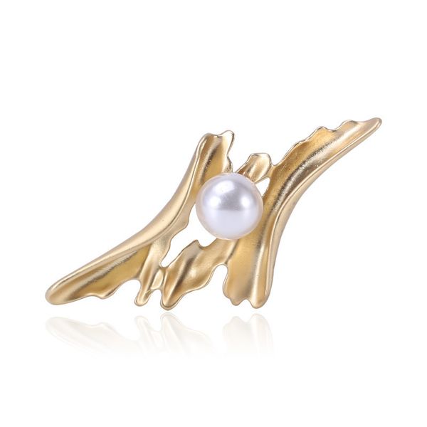 factory selling style smooth metal brooch inlaid with imitation pearl brooch christmas
factory selling style smooth metal brooch inlaid with imitation pearl brooch christmas