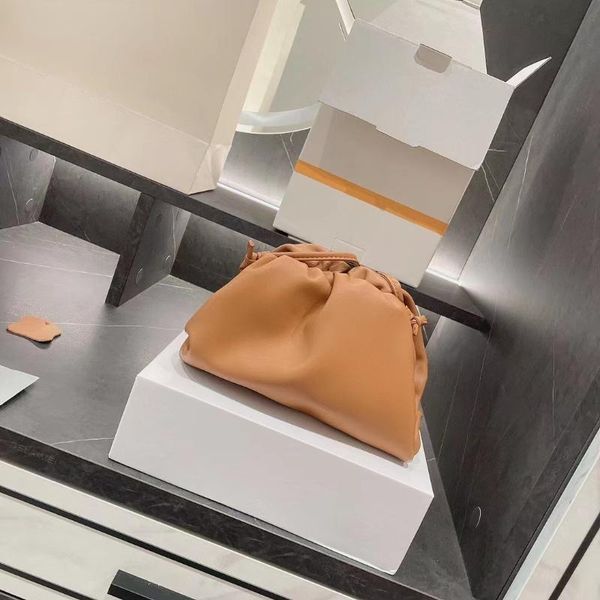 evening bags 2021 solid color clutch chains dumpling clip purse bag women cloud underarm shoulder pleated baguette pouch totes handbag
evening bags 2021 solid color clutch chains dumpling clip purse bag women cloud underarm shoulder pleated baguette pouch totes handbag