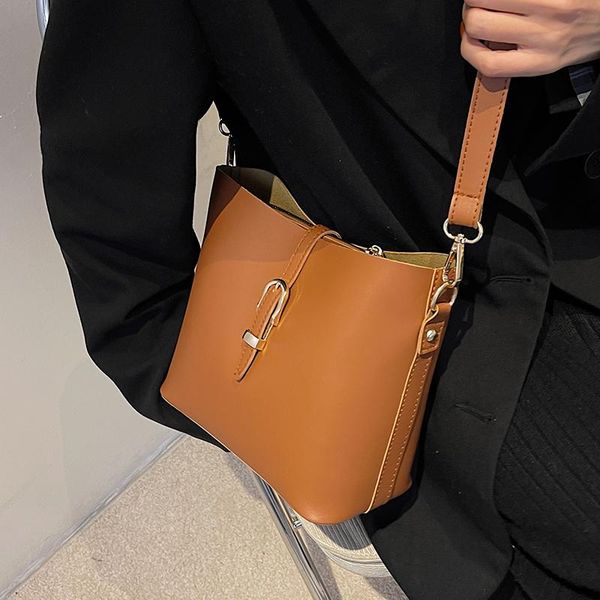 cross body original brand autumn/winter bags 2021 women fashion crossbody senior western style bucket shoulder
cross body original brand autumn/winter bags 2021 women fashion crossbody senior western style bucket shoulder