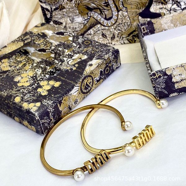 d / di family 21 new bracelets cd letters brass style fashion temperament open bracelet jewelry, Black
d / di family 21 new bracelets cd letters brass style fashion temperament open bracelet jewelry, Black