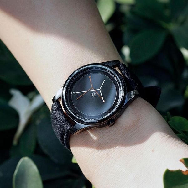 wristwatches enmex creative design lady wristwatch branch concept brief convas strap simple face nature fashion quartz watches, Slivery;brown
wristwatches enmex creative design lady wristwatch branch concept brief convas strap simple face nature fashion quartz watches, Slivery;brown