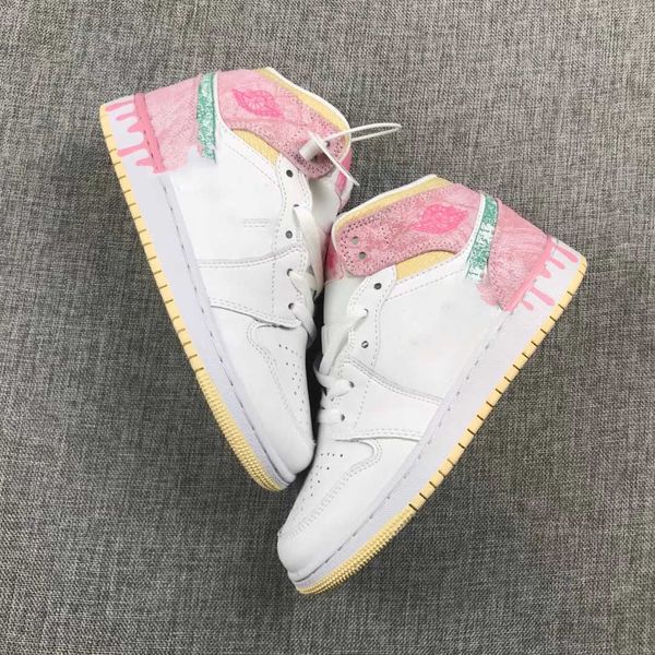 1 mid features paint drip jumpman basketball shoes hight low cut athletics sneakers running shoe for women sports torch hare game royal pine
1 mid features paint drip jumpman basketball shoes hight low cut athletics sneakers running shoe for women sports torch hare game royal pine