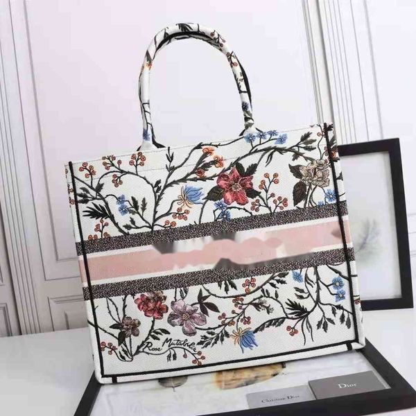 new style book tote vintage canvas embroidery tote bag old flower shopping bag large capacity portable one shoulder women's bag designe
new style book tote vintage canvas embroidery tote bag old flower shopping bag large capacity portable one shoulder women's bag designe