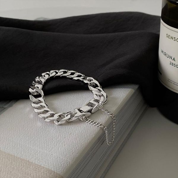 bangle dr-4 light luxury jewelry gift chain bracelet men and women cold wind niche design punk personality couple, Black
bangle dr-4 light luxury jewelry gift chain bracelet men and women cold wind niche design punk personality couple, Black