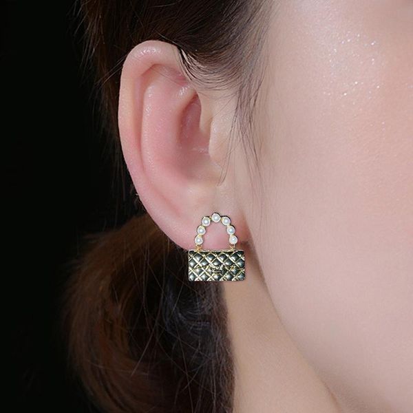 stud 2021 brand fashion jewelry for women gold bag design earrings party pearls c name stamp vintage, Golden;silver
stud 2021 brand fashion jewelry for women gold bag design earrings party pearls c name stamp vintage, Golden;silver