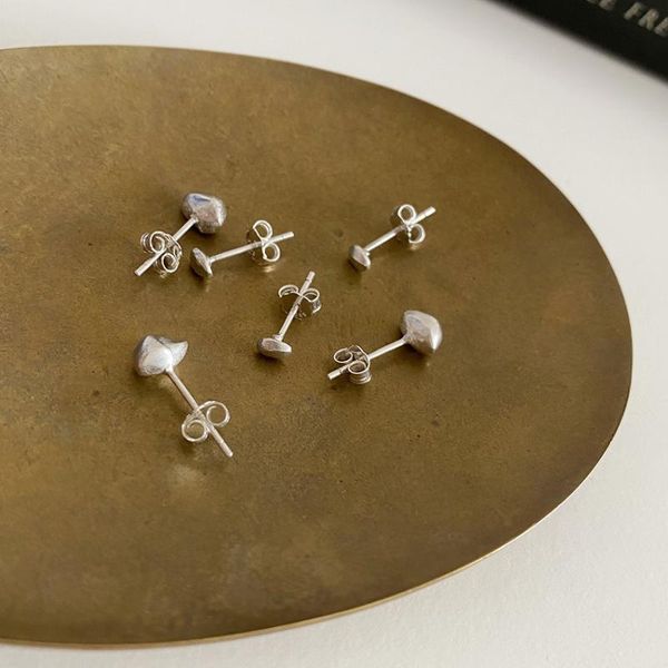 stud south korea ins cold simple ear irregular fold texture remodeling stone earrings female niche 925 sterling silver, Golden;silver
stud south korea ins cold simple ear irregular fold texture remodeling stone earrings female niche 925 sterling silver, Golden;silver